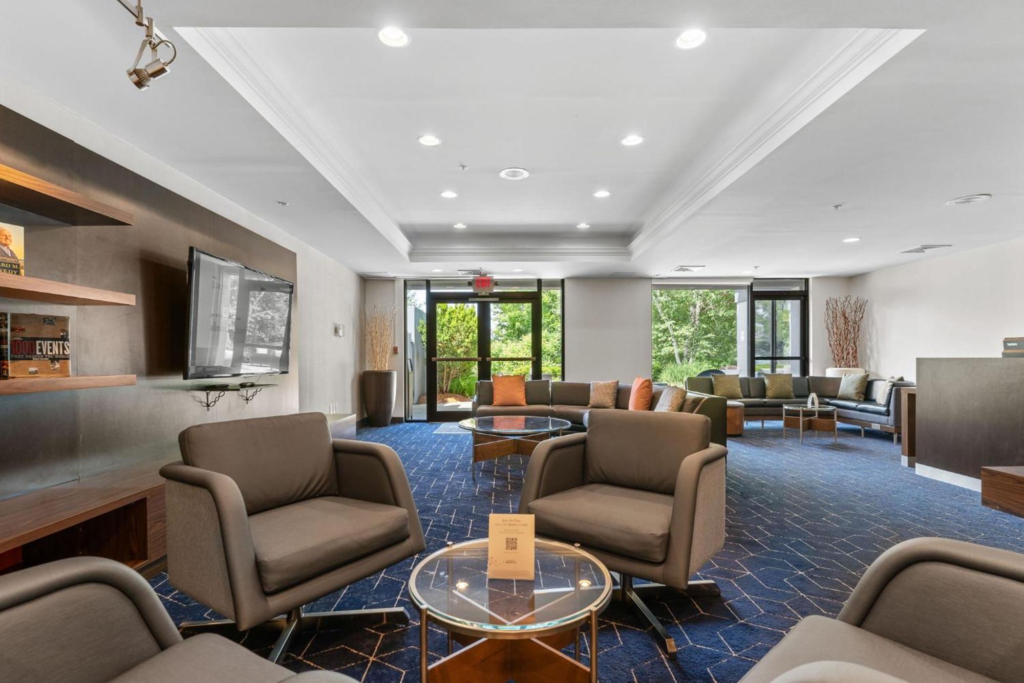 Courtyard Burlington Williston Hotel Екстериор снимка